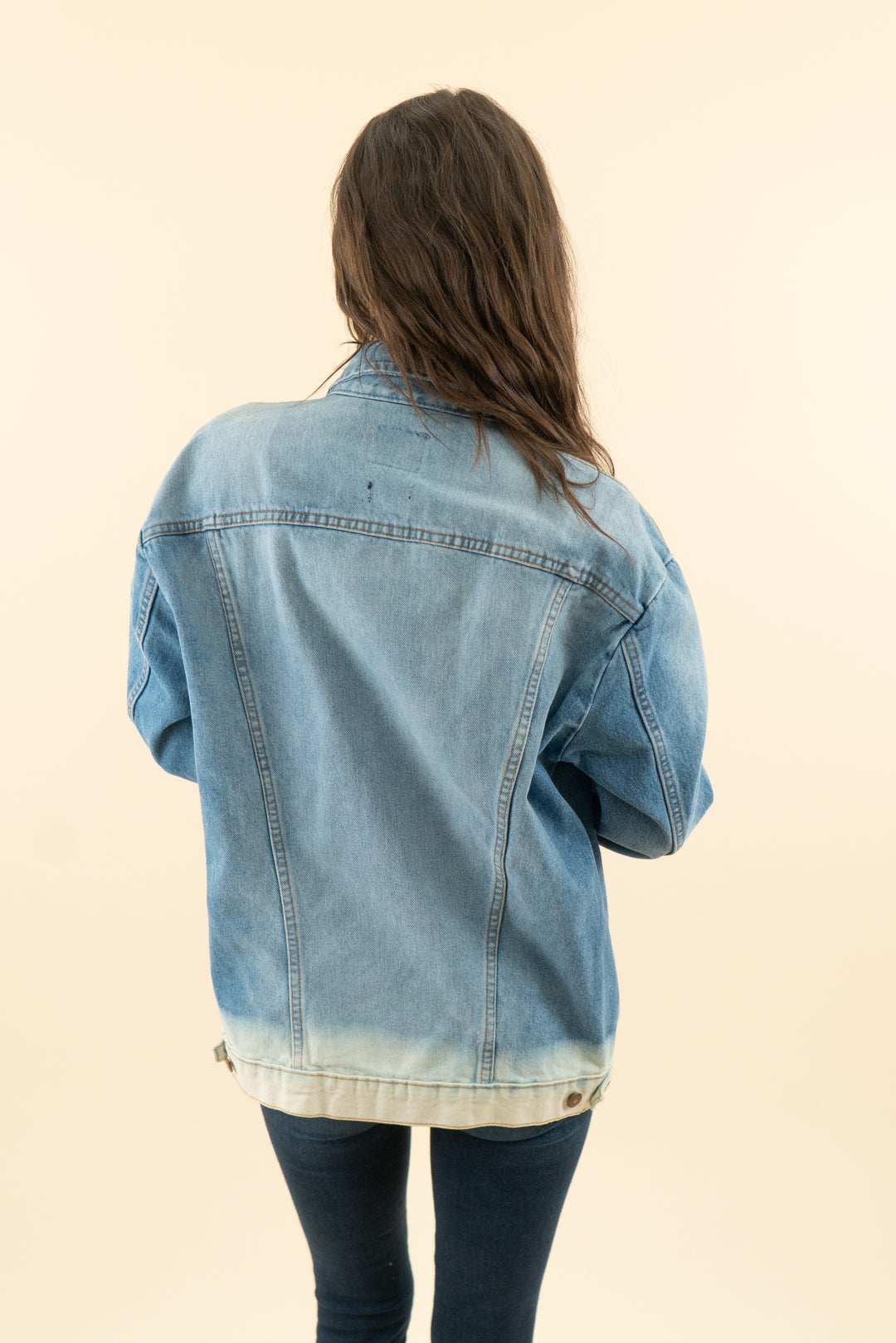 AUCTION wrangler light wash to white denim jacket (l)