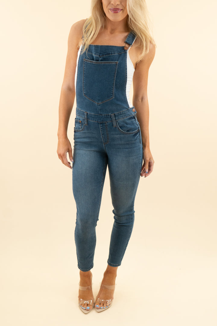 wrangler medium wash overalls (28)*