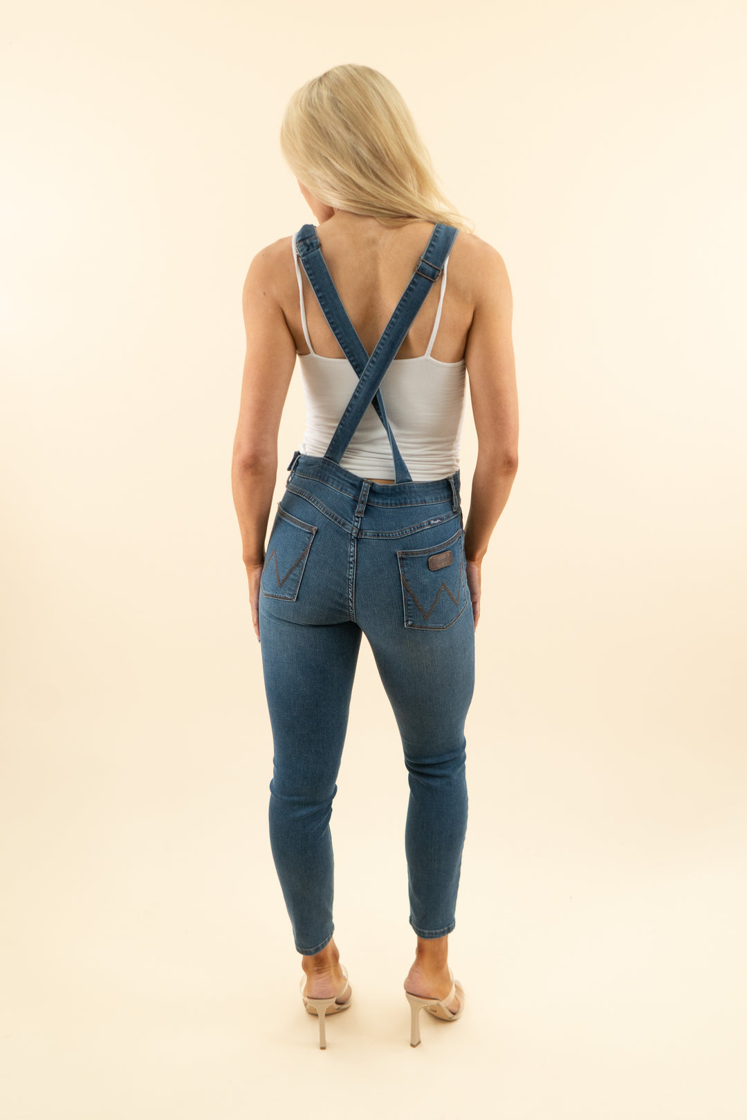 wrangler medium wash overalls (28)*