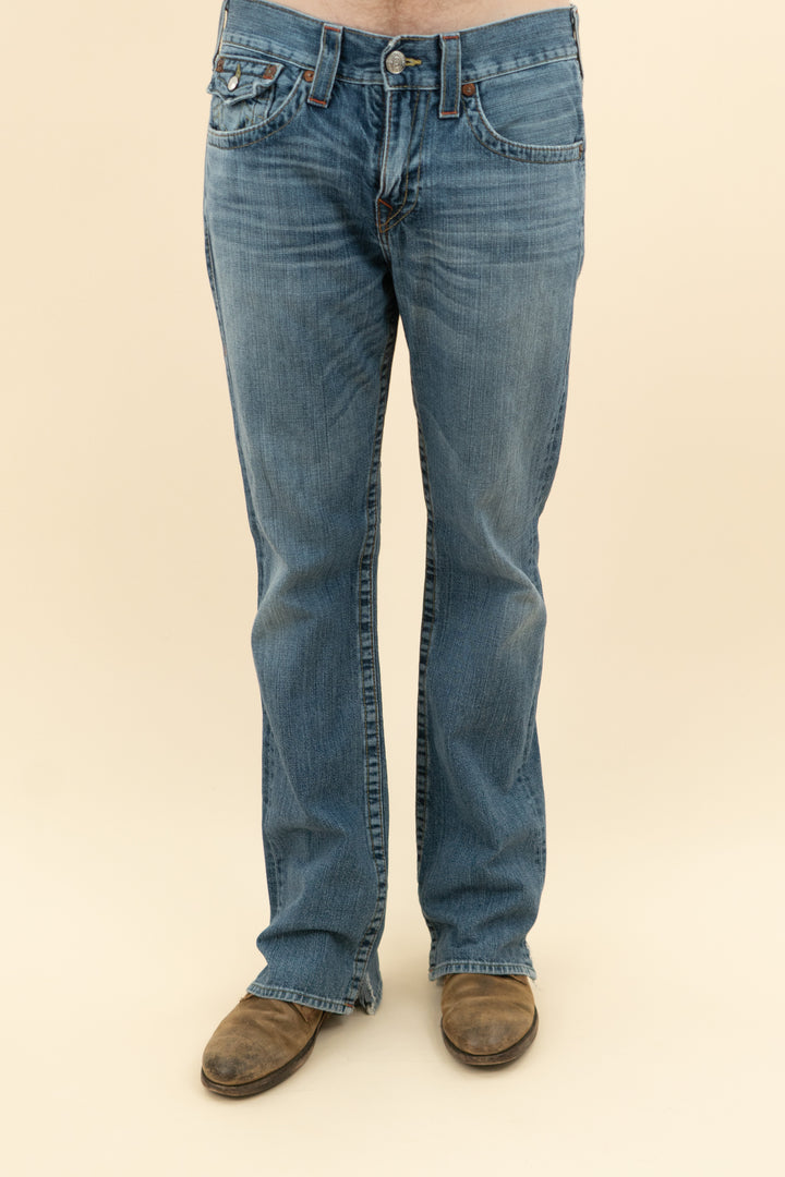 AUCTION true religion medium wash straight bootcut jeans (32)- JASON