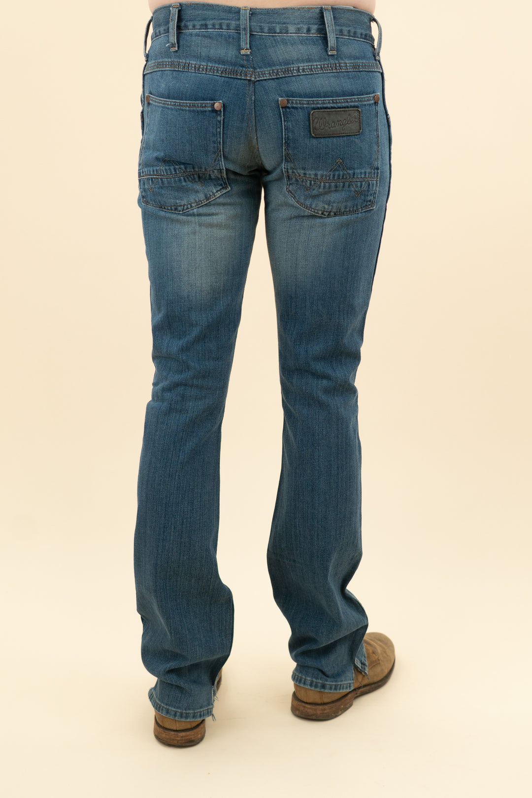 AUCTION wrangler medium wash straight bootcut jeans (32x36)- JASON