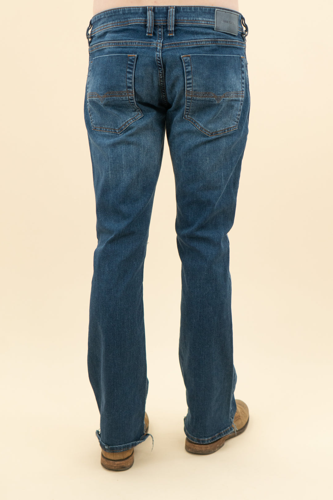 AUCTION diesel dark wash distressed regular bootcut jeans (33x32)