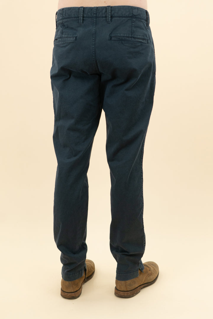 AUCTION gap navy slim pants (33x32)