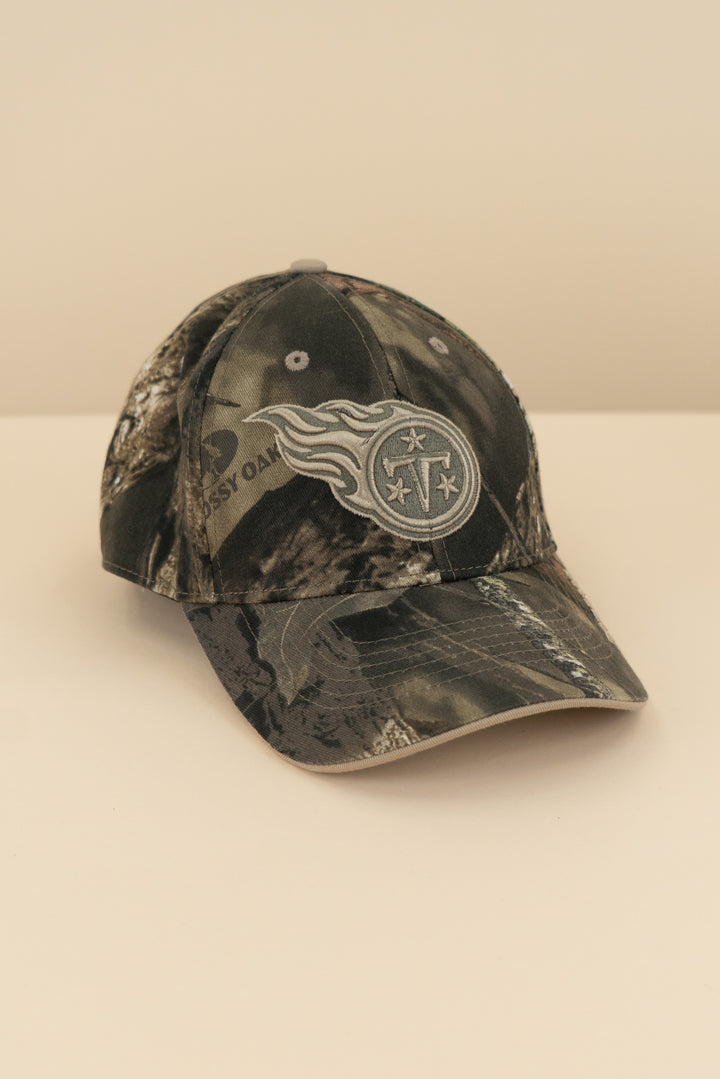 AUCTION nfl tennessee titans camo hat (os)