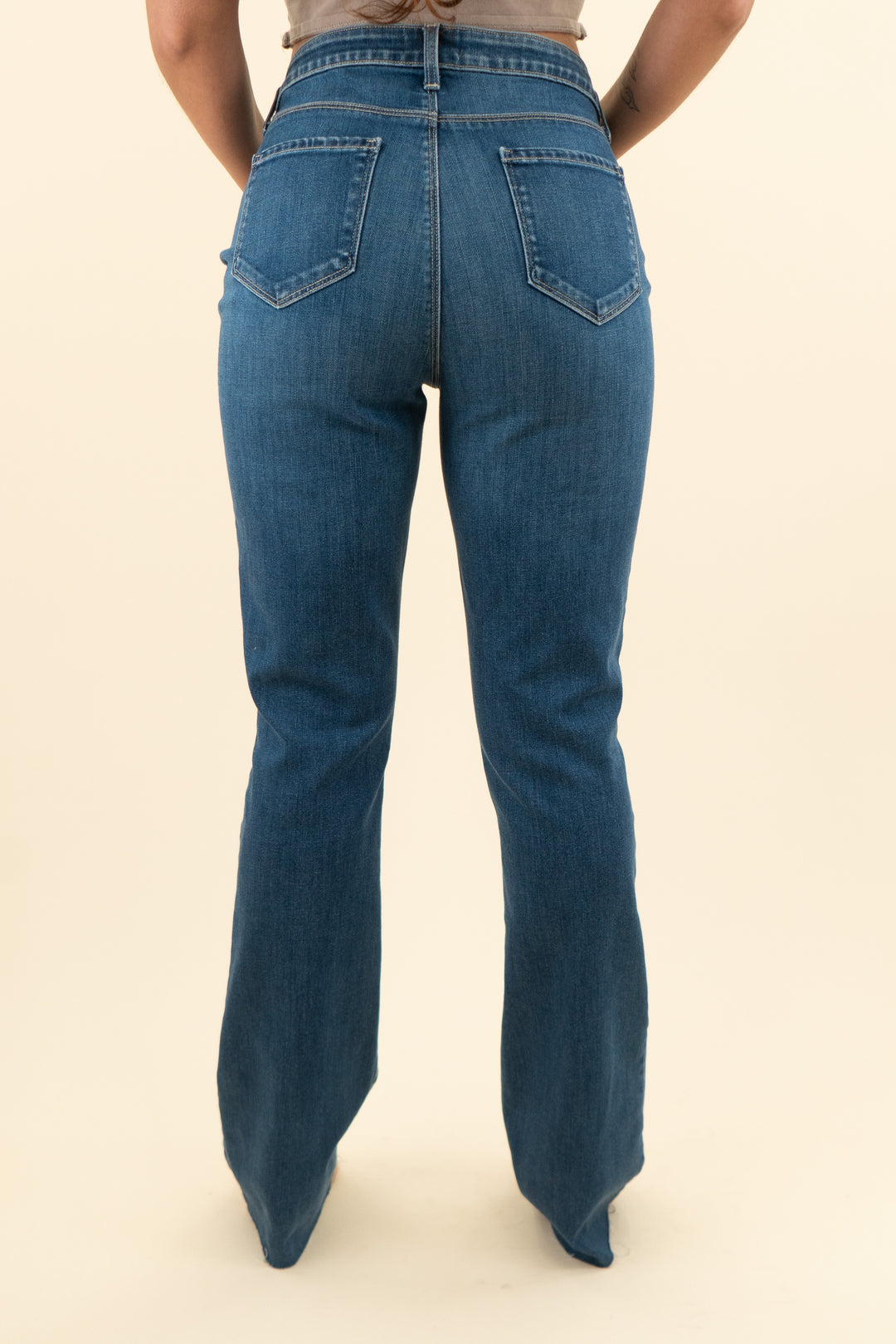 l'agence high rise straight jean nwt (32; retail $265)