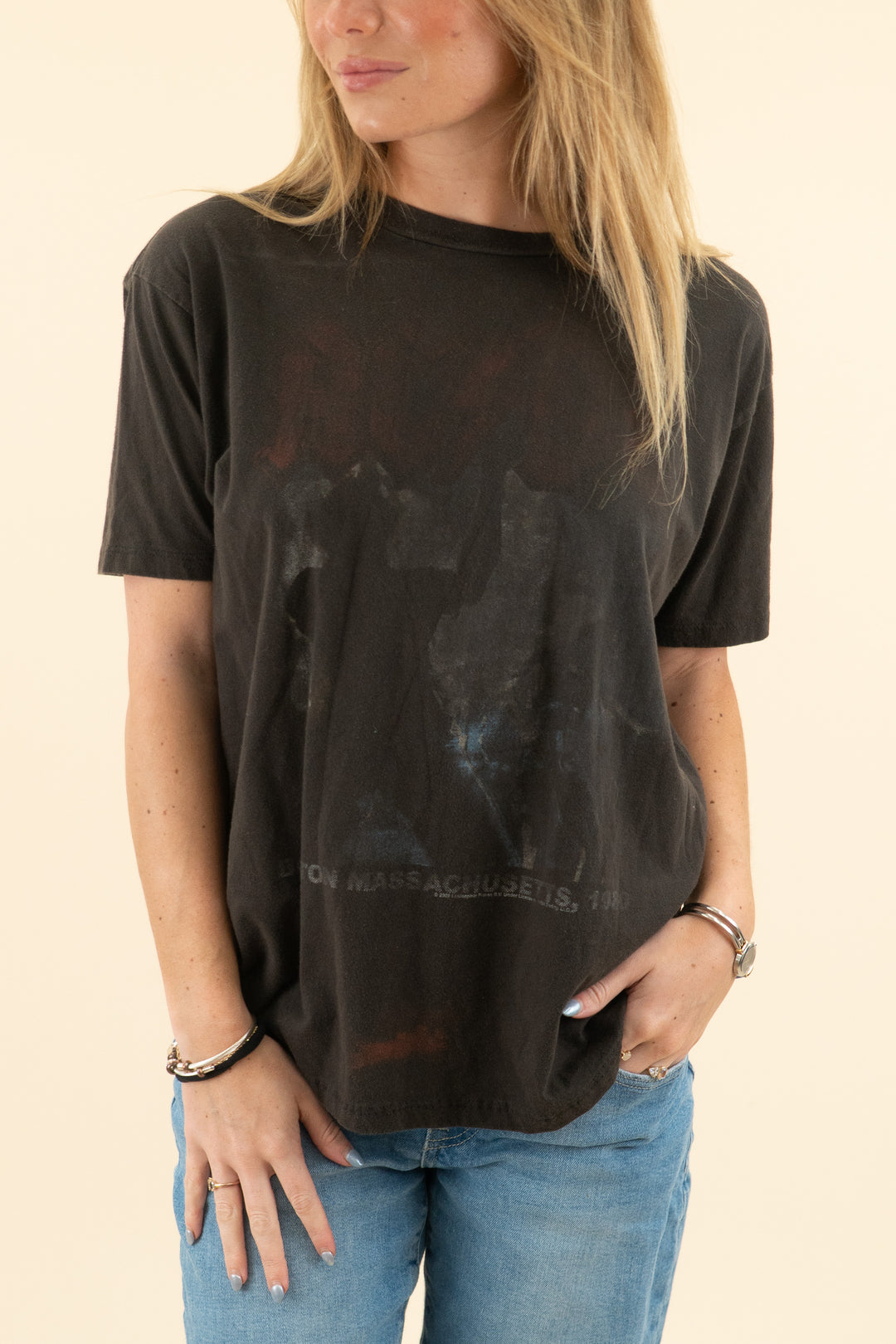 AUCTION junk food charcoal grey acdc band tee (l)