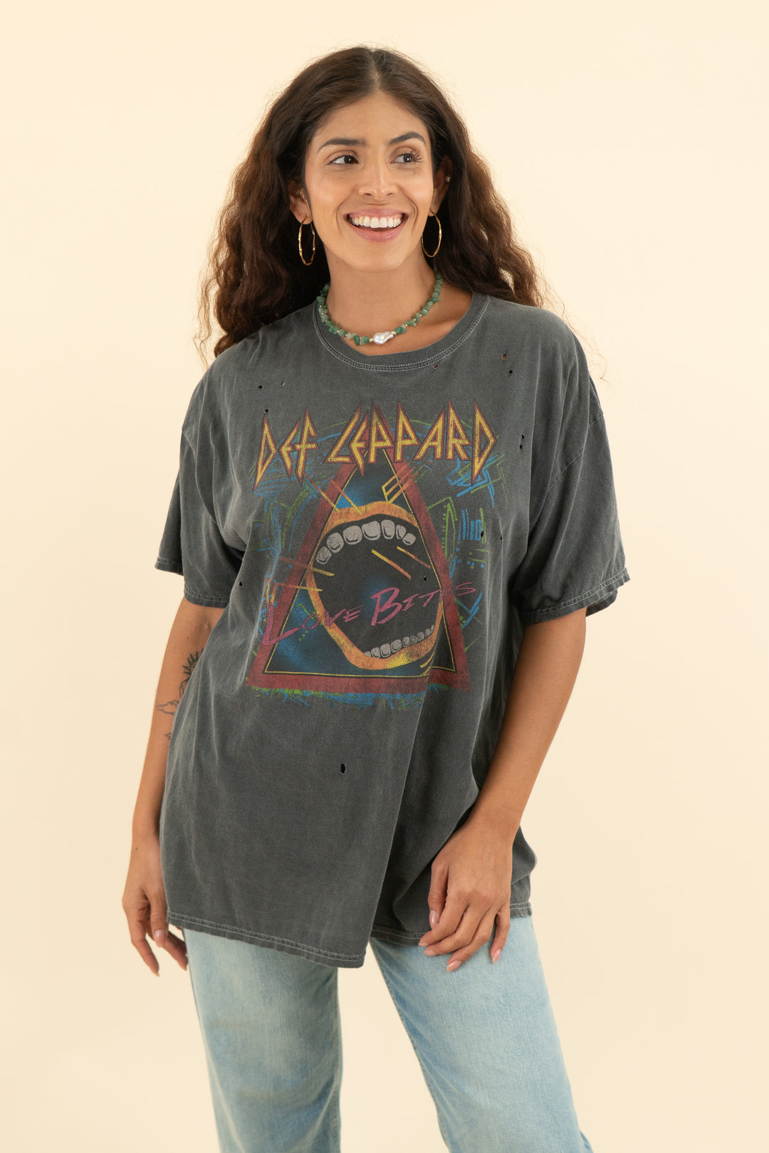 AUCTION def leppard charcoal grey "love bites" graphic tee (os)