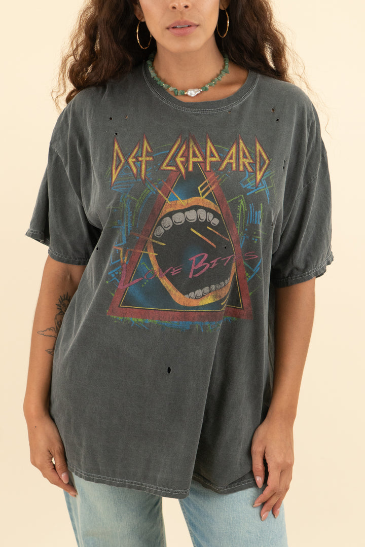 AUCTION def leppard charcoal grey "love bites" graphic tee (os)