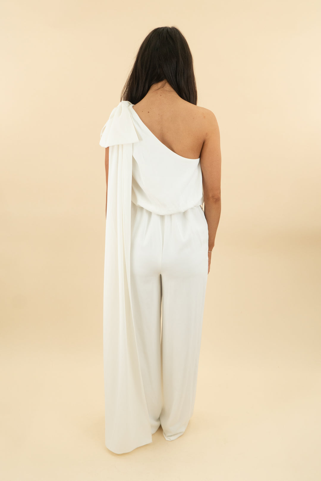 club l london alice cream one shoulder jumpsuit nwt (2; retail $300)