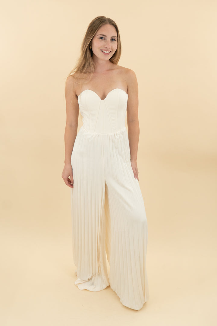 club l london lorelai cream plisse jumpsuit nwt (2; retail $200)