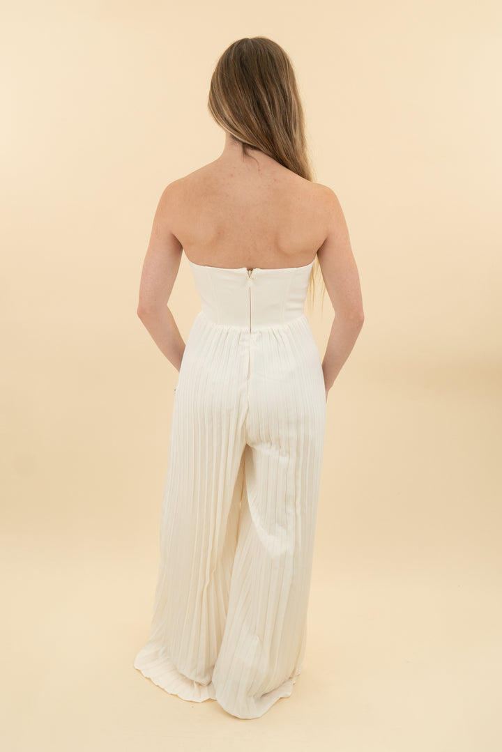 club l london lorelai cream plisse jumpsuit nwt (2; retail $200)