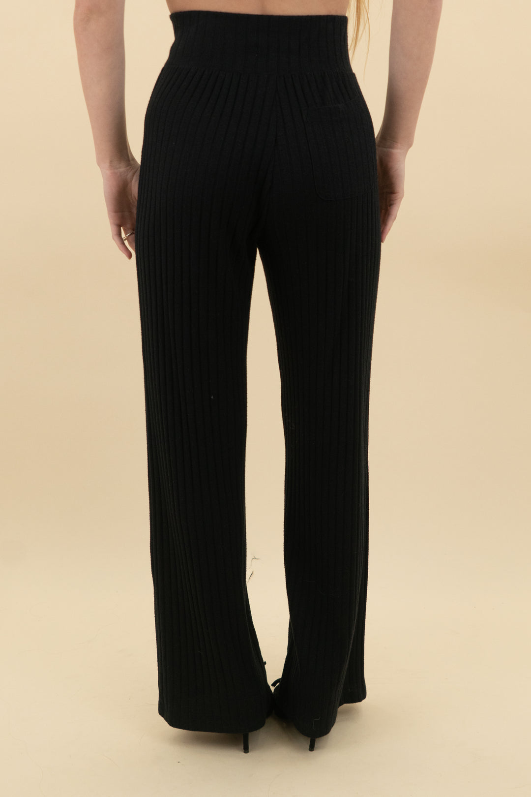 abercrombie & fitch black ribbed knit loungewear pants (xs; retail $55)