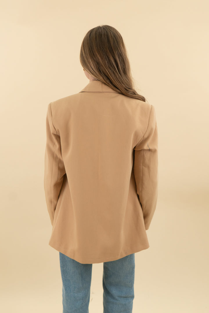 *AUCTION* tan oversized blazer (s)