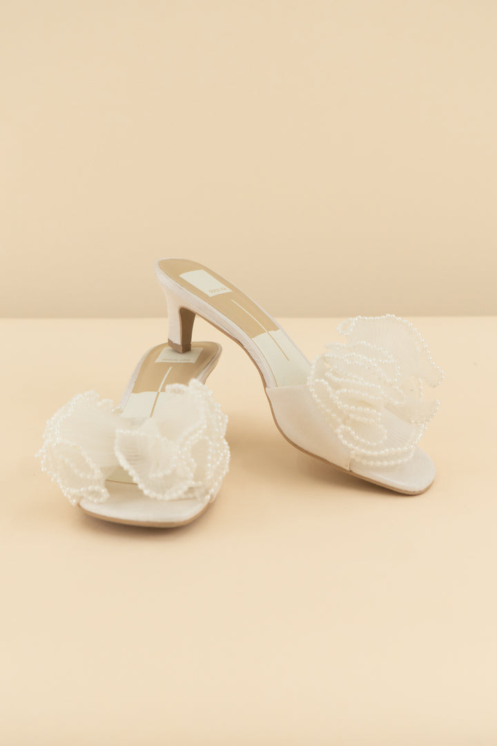 dolce vita off white stain bow pearl kitten heels nwt (9)
