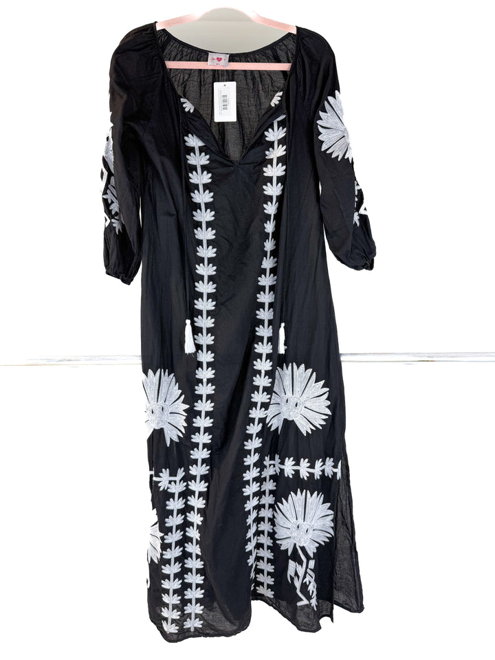 buddy love black/white floral maxi dress (m; retail $125)