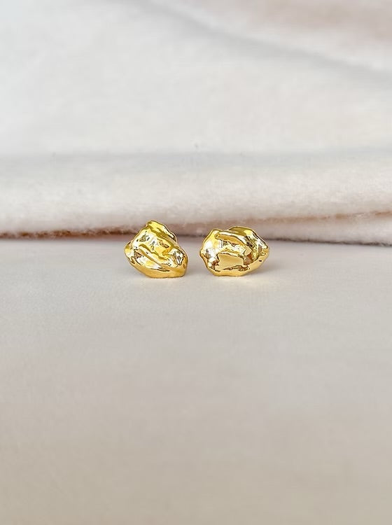SOLD Easton Elle dipped pearl earring