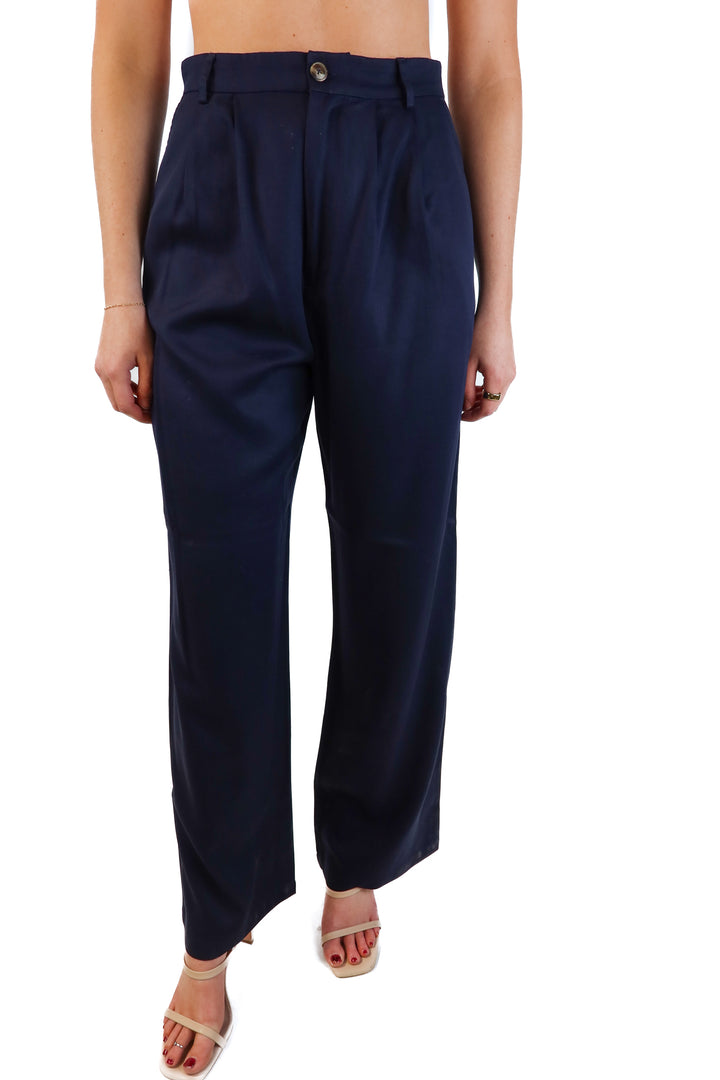 SOLD: Reformation Navy Blue Pants (8; retail $178)