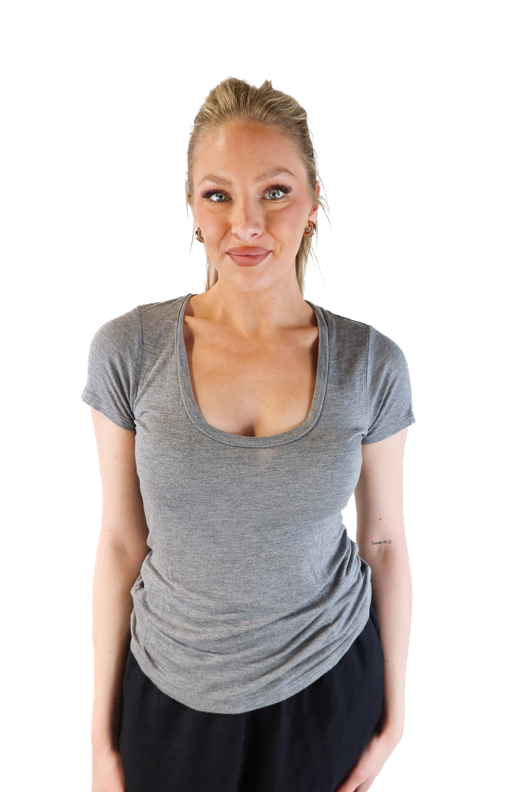 L'Agence Grey Scoop Neck T-shirt (xs)