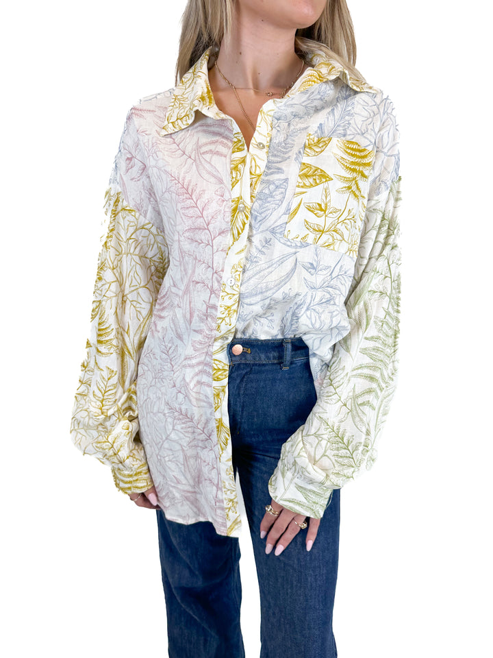 Aura Multicolor Leaf Print Button Down Top (M)