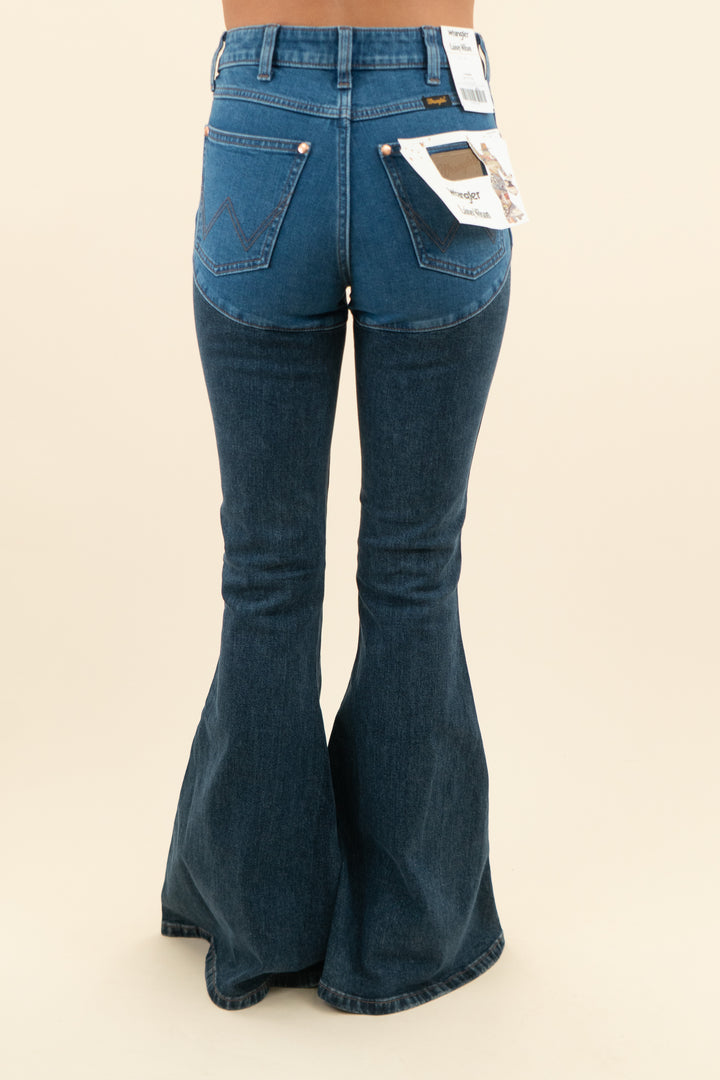 wrangler x lainey wilson bell bottom jeans NWT (25x34; retail $125)