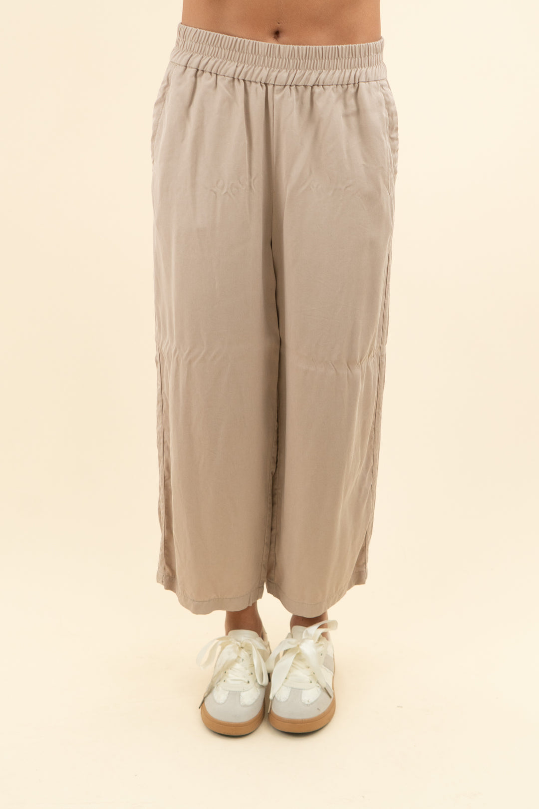 the group babaton beige cropped wide leg pant (s; retail $98)