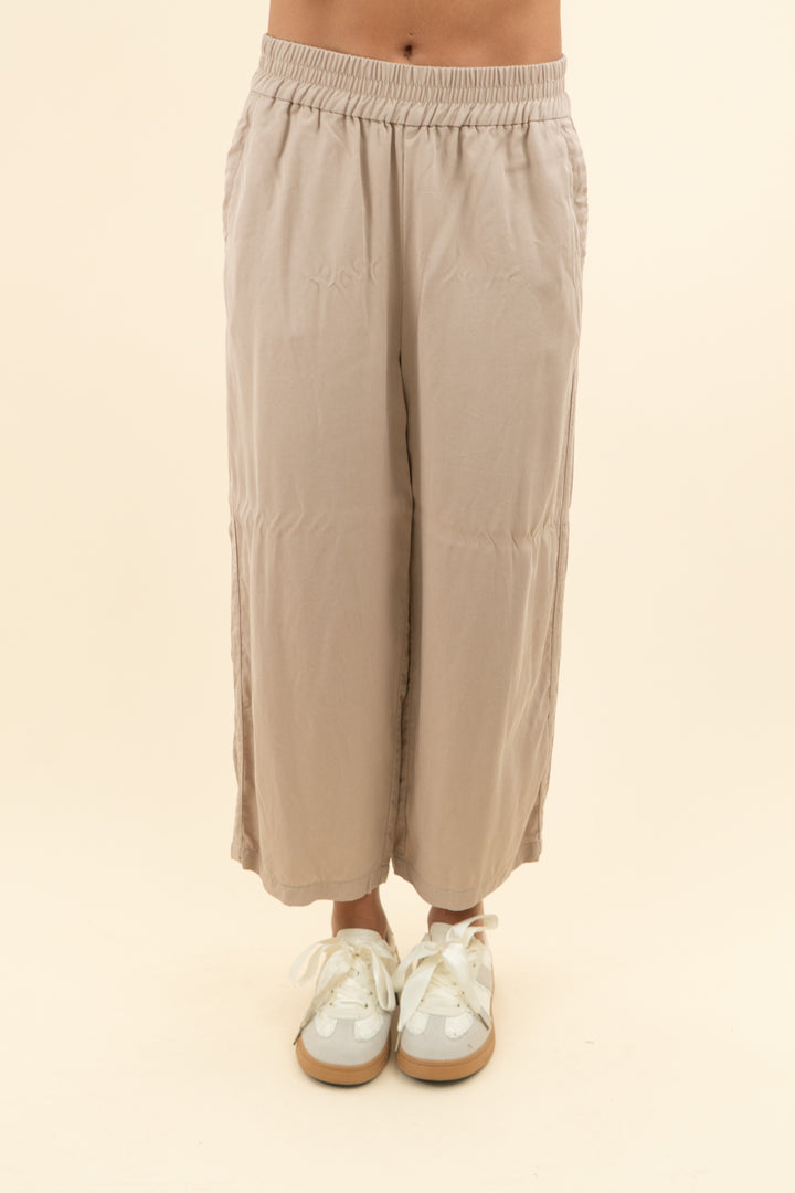 the group babaton beige cropped wide leg pant (s; retail $98)