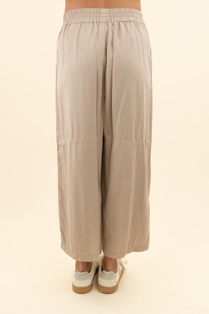 the group babaton beige cropped wide leg pant (s; retail $98)