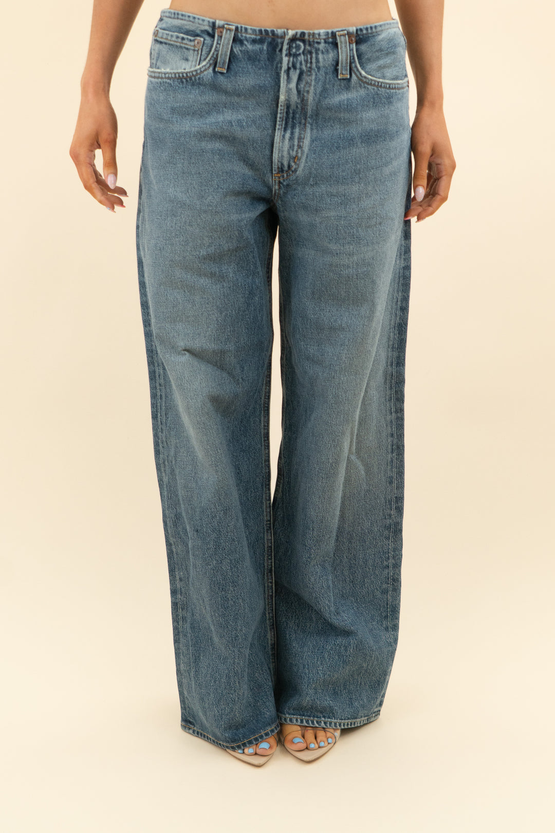 agolde medium wash wide leg jeans (26)