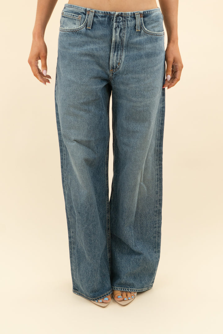agolde medium wash wide leg jeans (26)