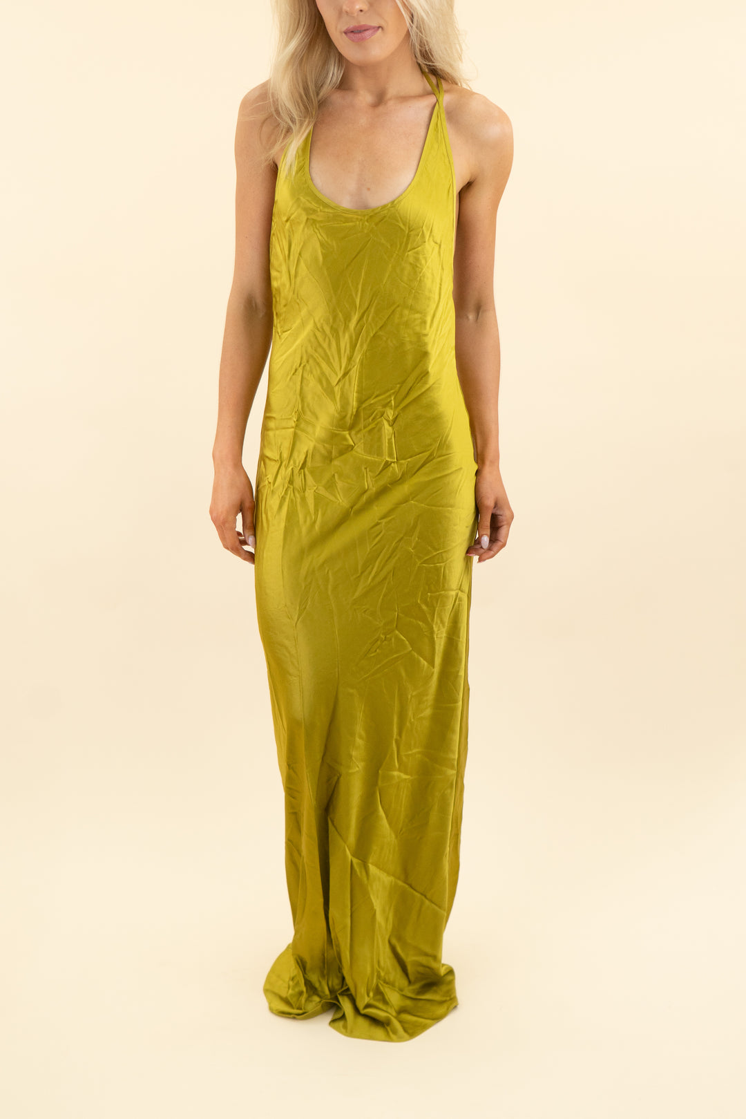 khy chartreuse satin sleeveless maxi dress (s)