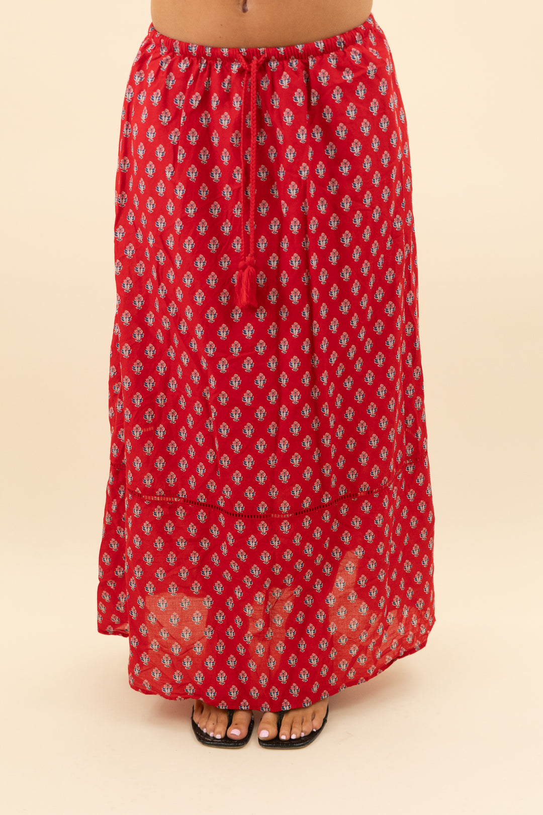 universal threads red floral maxi skirt (xs; retail $25)
