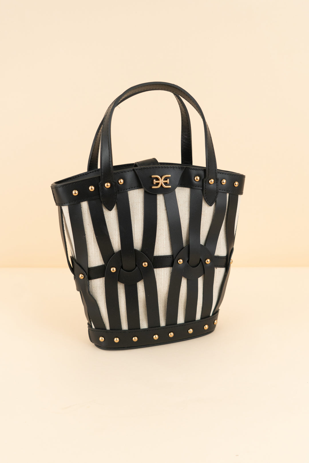 sam edelman black & tan studded bucket bag (os; retail $189)