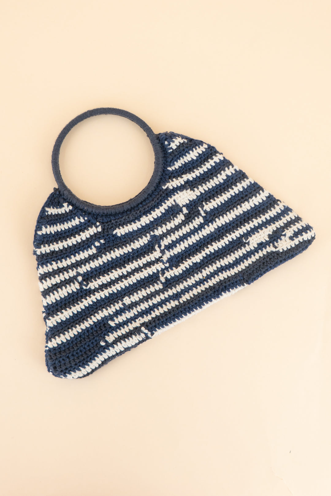 jcrew navy/white crochet ring top handle bag (os; retail $128)