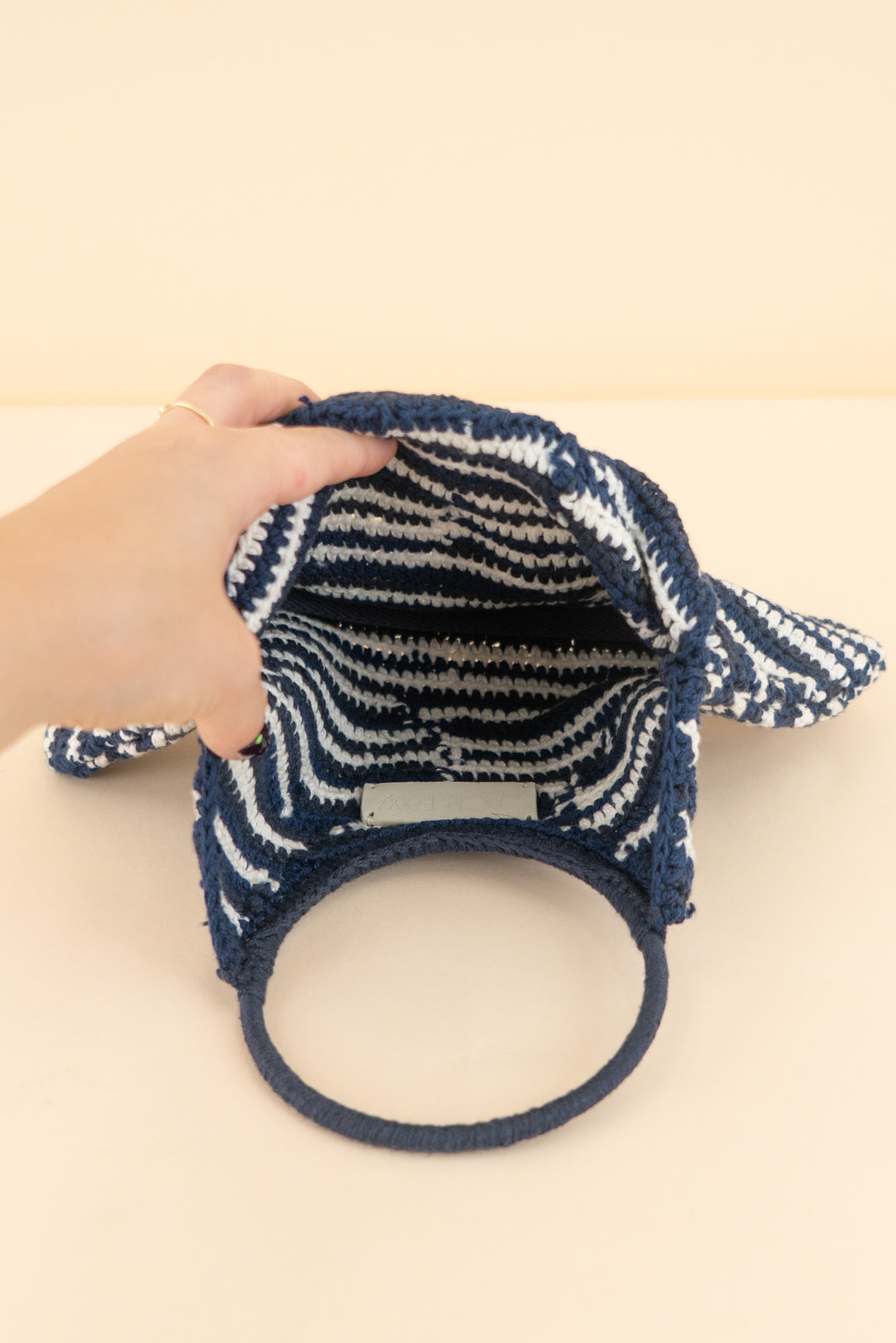 jcrew navy/white crochet ring top handle bag (os; retail $128)