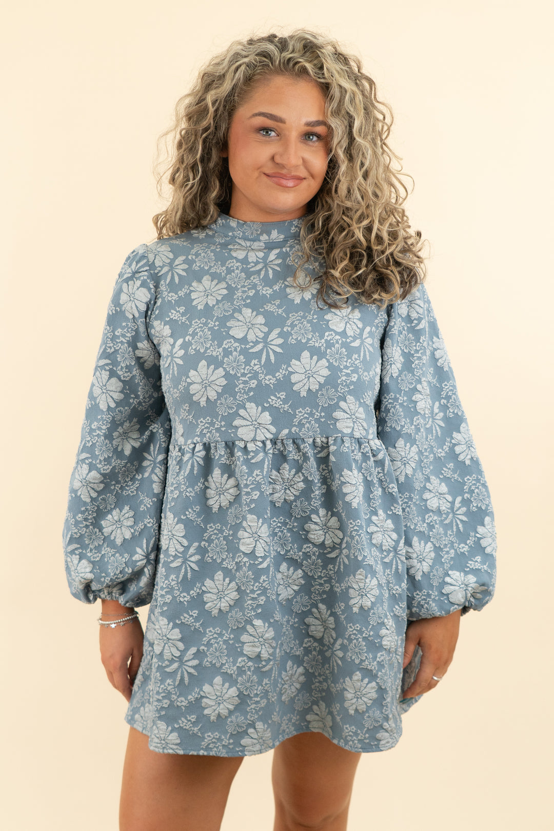 aveloria blue floral puff sleeve midi dress (l; retail $30)