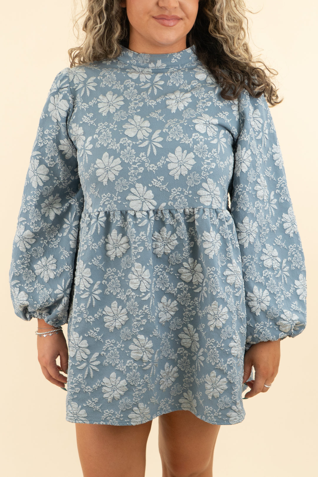 aveloria blue floral puff sleeve midi dress (l; retail $30)