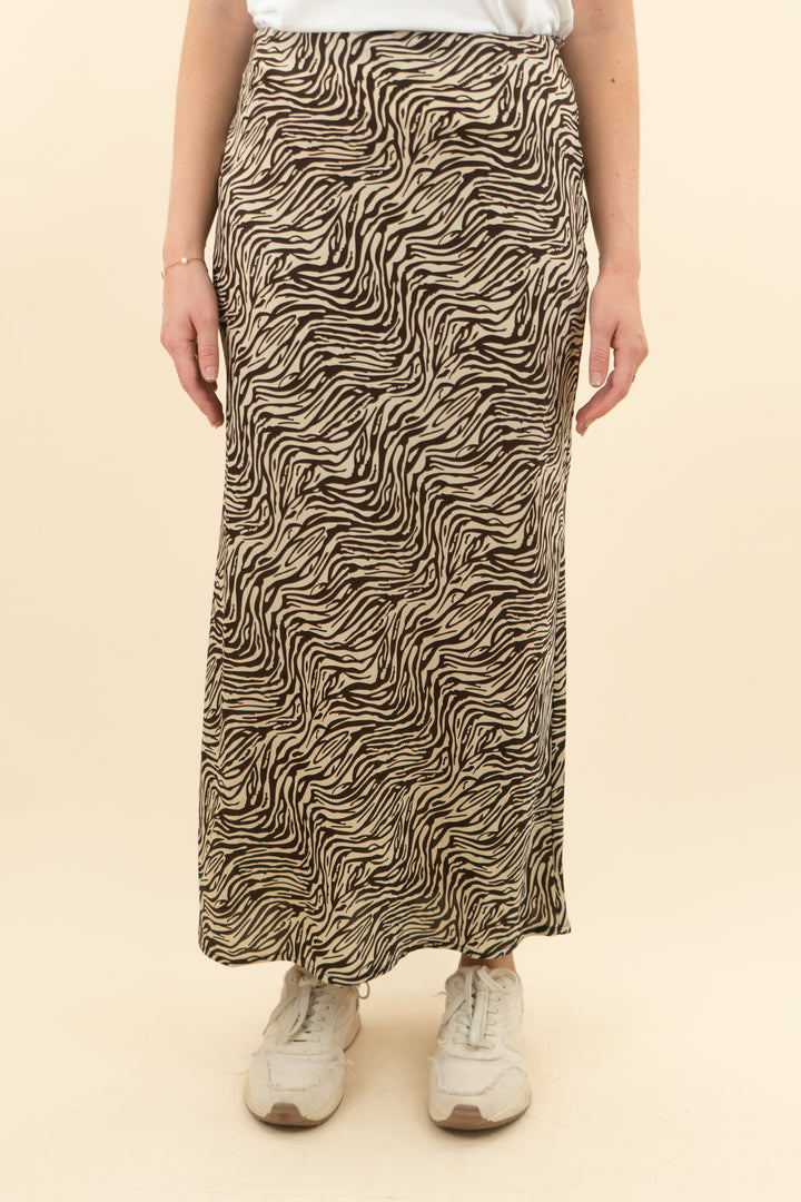 vici brown animal print maxi skirt w/ side slit (m; retail $64)