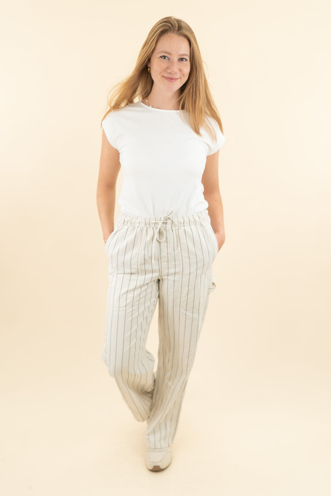 aerie cream cargo pants w/ gray stripes nwt (sl; retail $64)