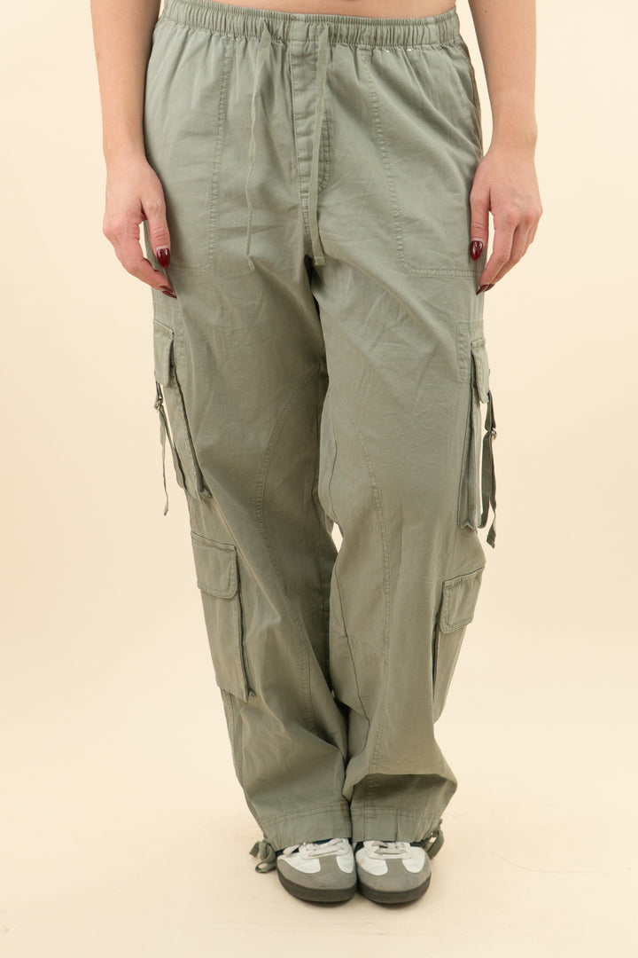 abercrombie & fitch green cargo pant w/ drawstring waistband (s; retail $95)