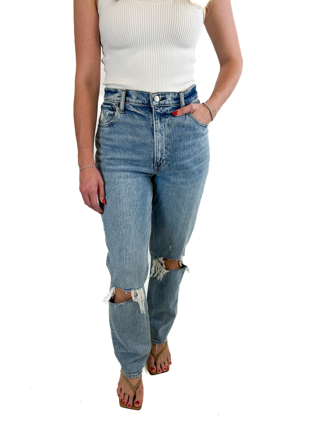 Abercrombie Curve Love Ultra High Rise 90s Straight Jean NWT (28/6R; retail $99)