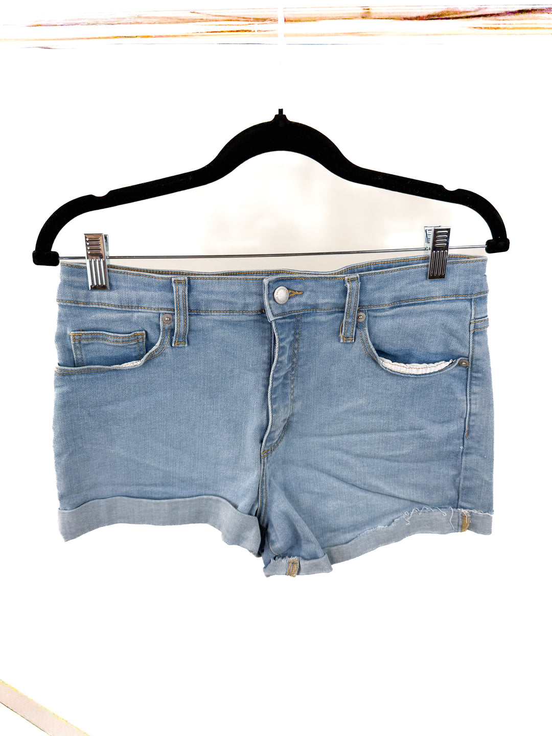 universal threads light wash shorts (30)