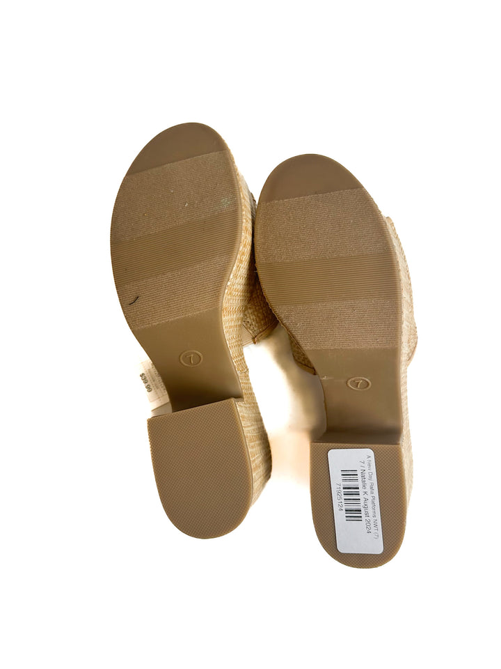 A New Day Rafia Platforms NWT (7)