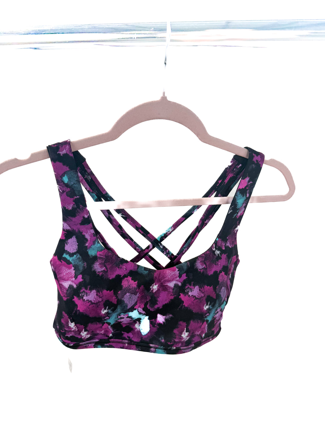 lululemon "free to be tranquil bra" NWT (8; retail $52)