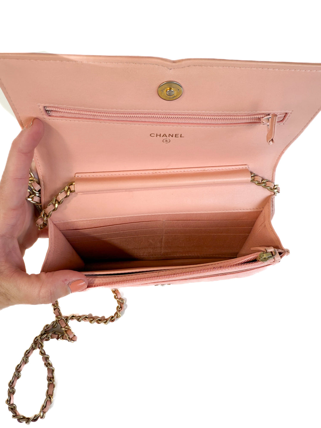Chanel Caviar Quilted CC Filigree Wallet on Chain NWOT (est. retail $5,200)
