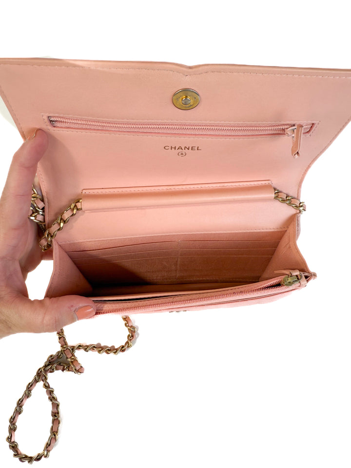 Chanel Caviar Quilted CC Filigree Wallet on Chain NWOT (est. retail $5,200)