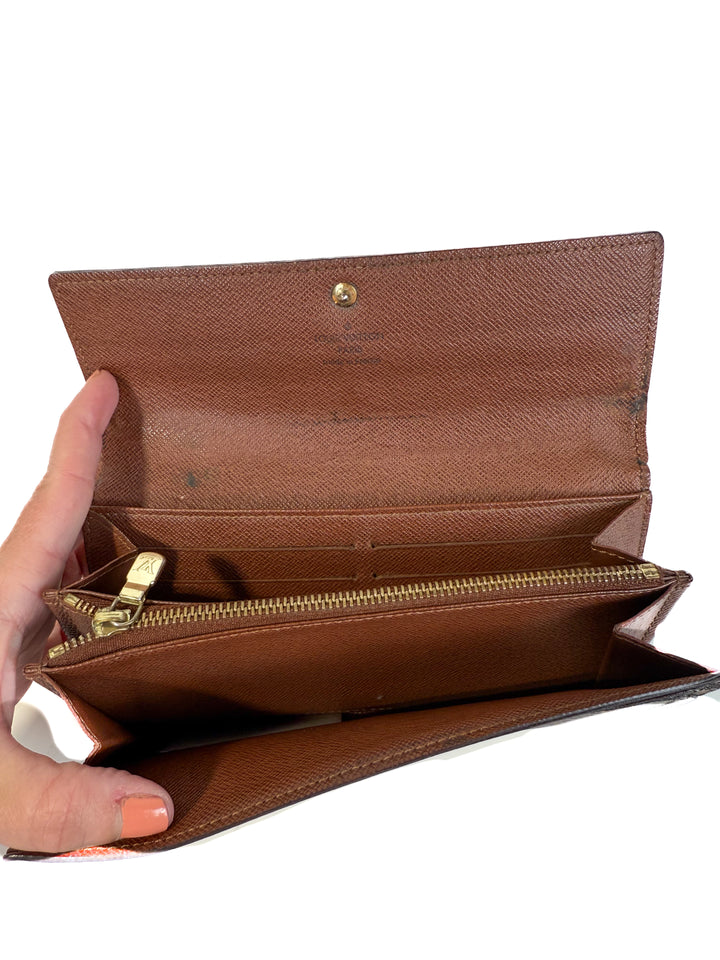 Louis Vuitton Monogram Sarah Wallet (retail $735)