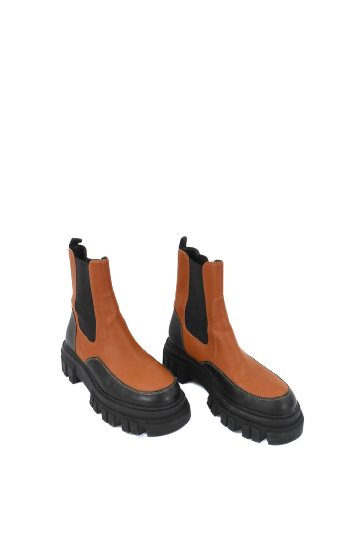 marc fisher brown chunky boot (9; retail $159)