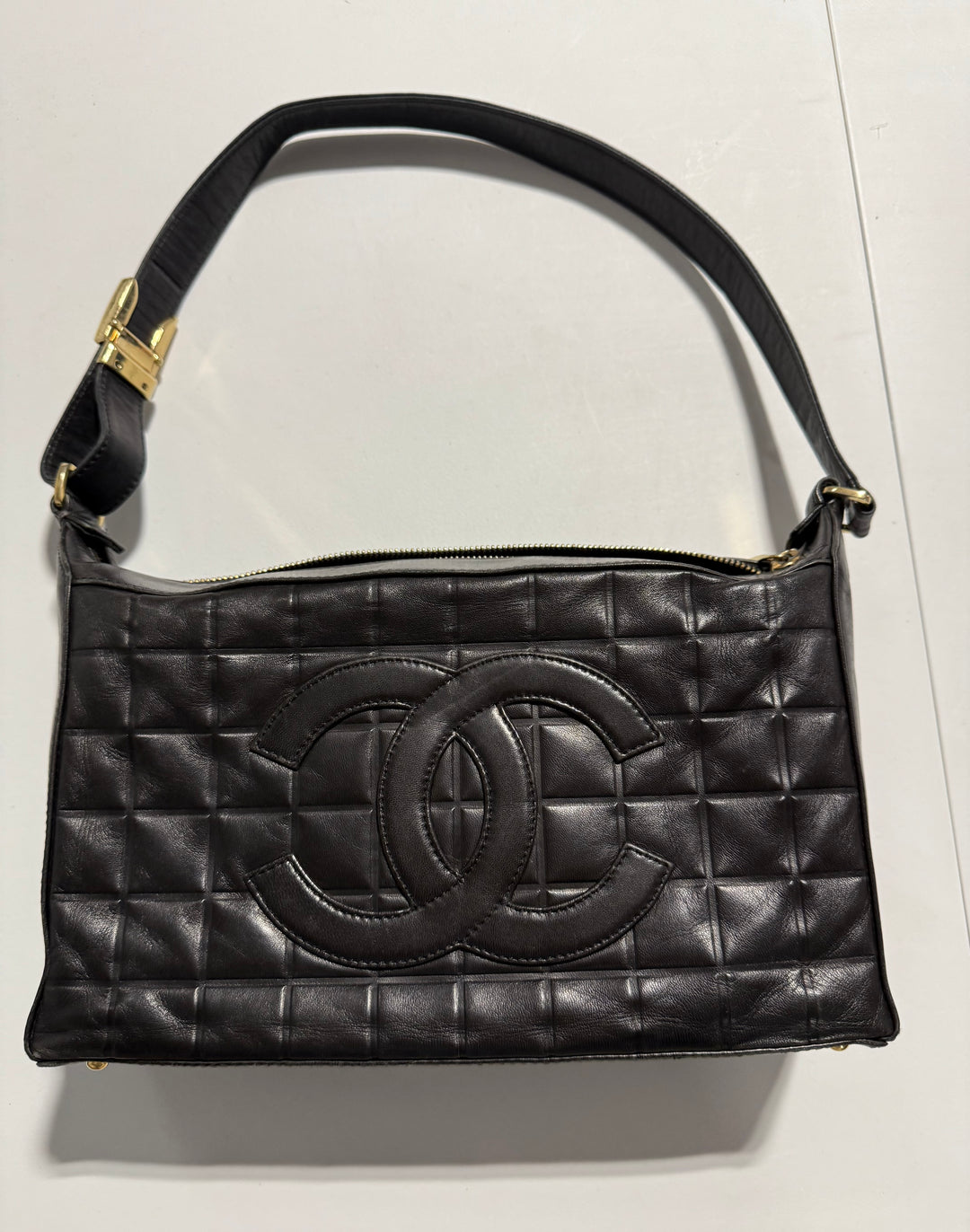 SOLD: Chanel Chocolate Bar CC Shoulder Bag in Black (vintage)