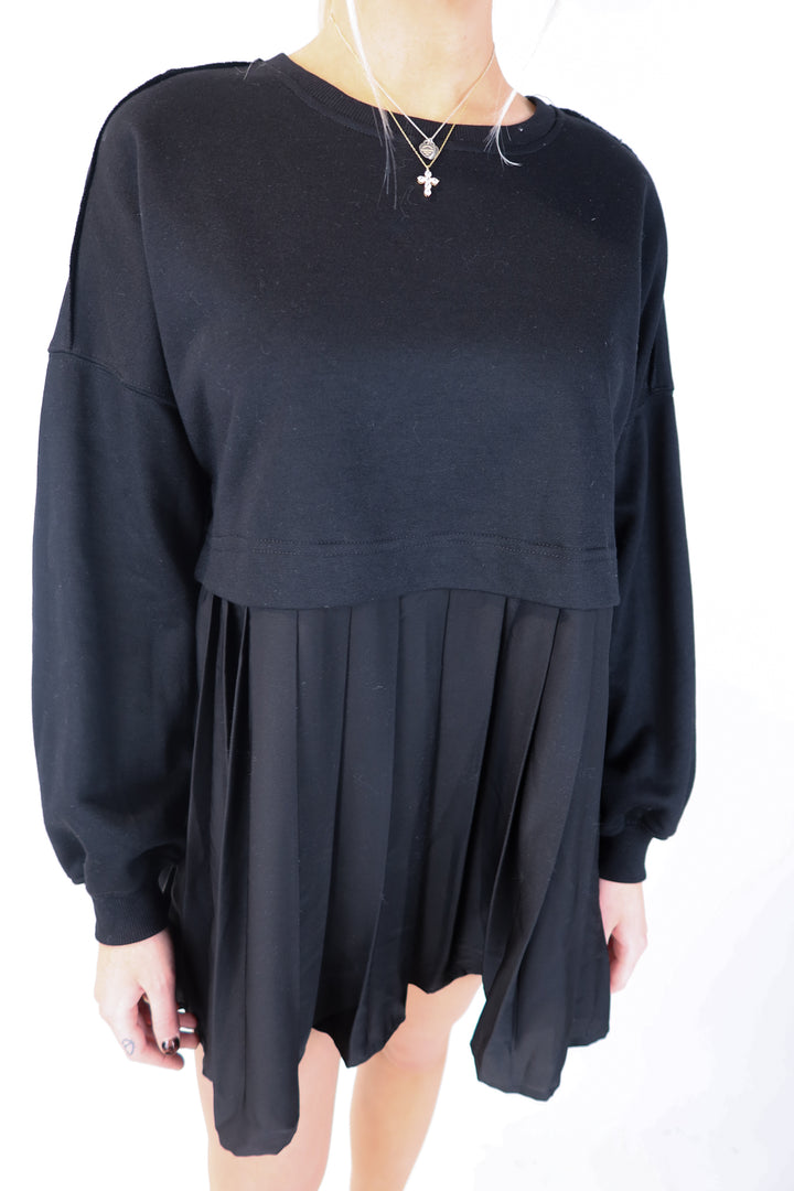dokuritu black pleated dress NWT (xs)