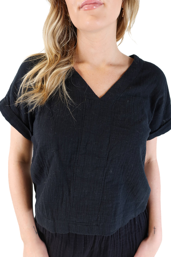 Universal threads black gauze tee NWT (s; retails for $15)